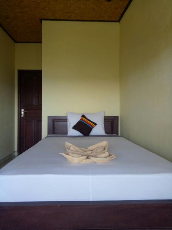 Sri Homestay Amed Exterior foto